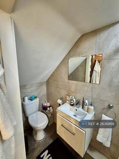Studio to rent, Fore Street, London, N9