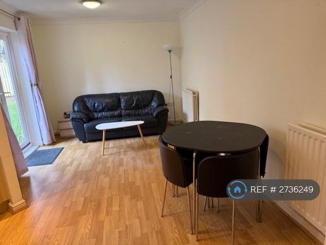 Sitting And Dining Areas