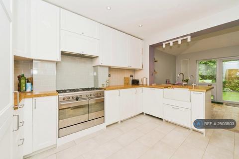 3 bedroom semi-detached house to rent, Dover House Road, London, SW15