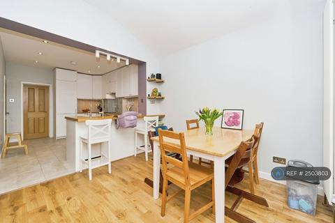 3 bedroom semi-detached house to rent, Dover House Road, London, SW15