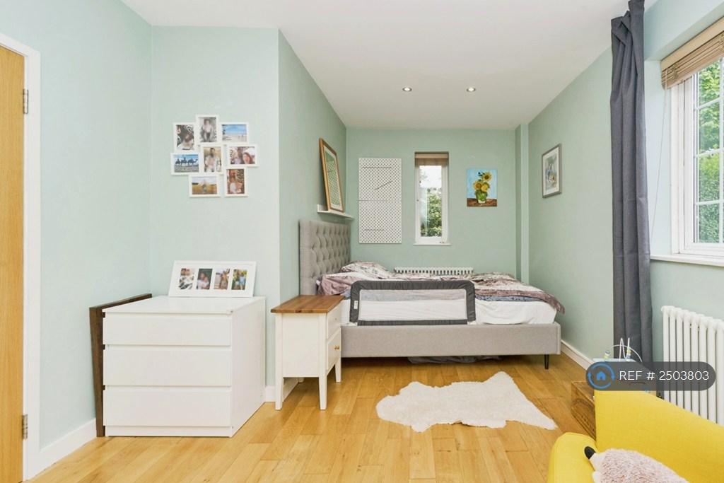Ground Floor Family Living Room Or Double Bedroom
