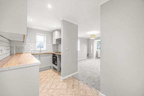 2 bedroom flat for sale, Heath End Road, Tadley RG26