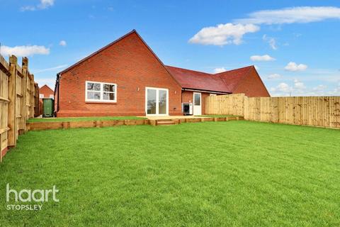 3 bedroom detached bungalow for sale, Wing Road, Stewkley