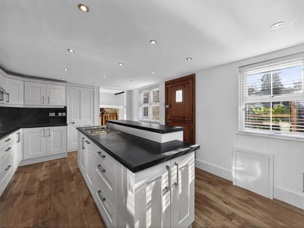 Kitchen (3)