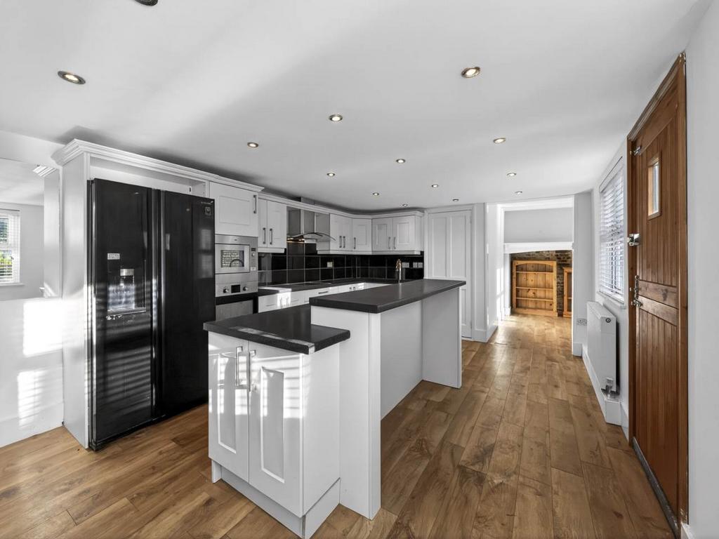Kitchen (2)