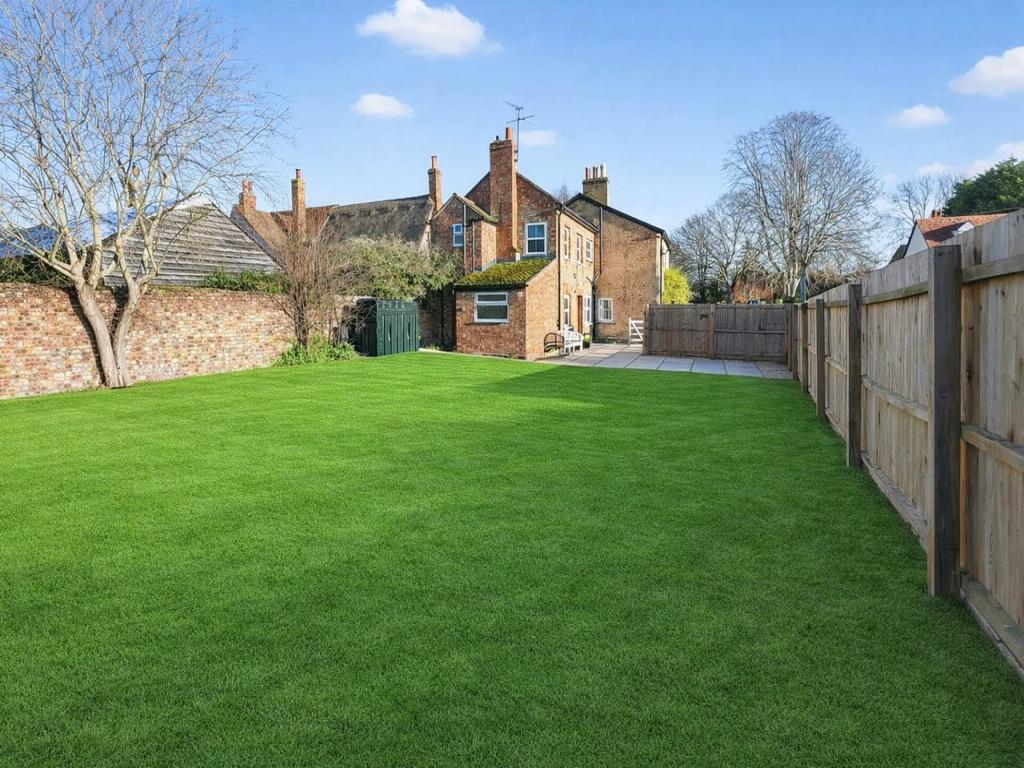 Garden lawn