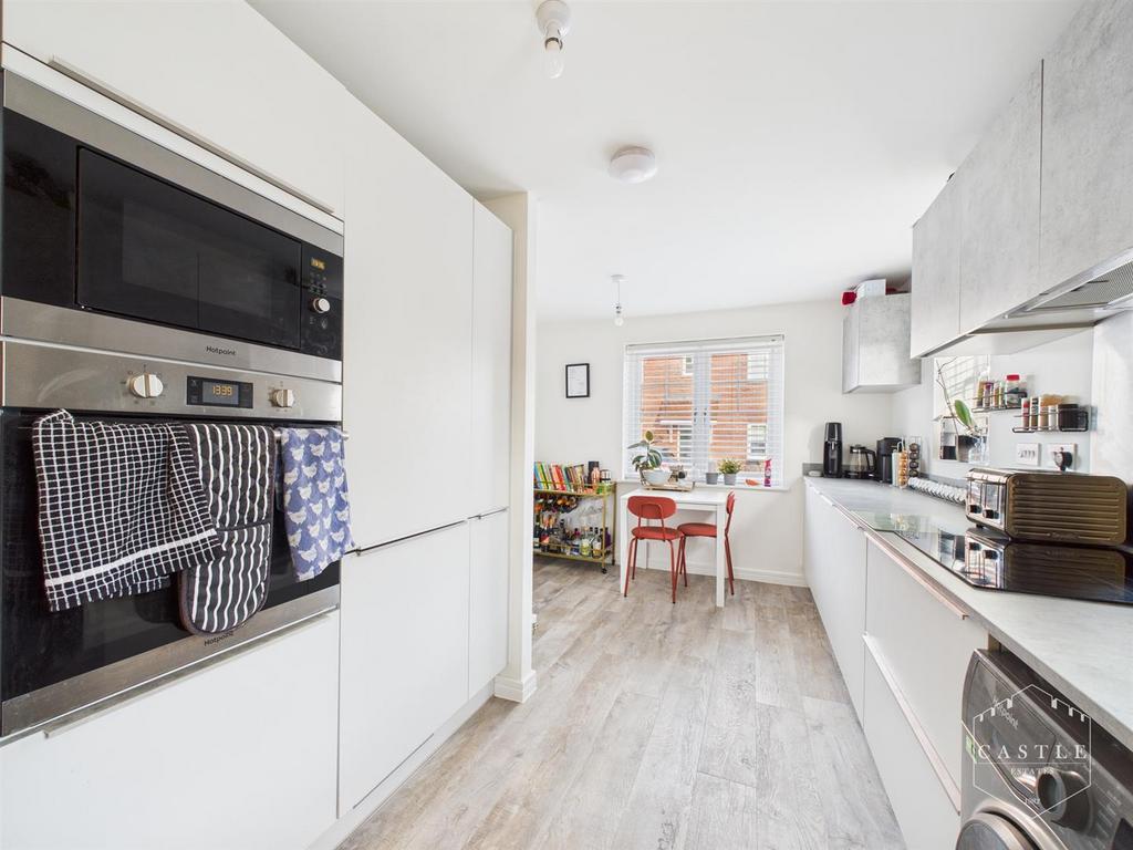Dining kitchen