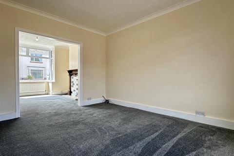 3 bedroom semi-detached house to rent, Westmorland Street, Balby, Doncaster