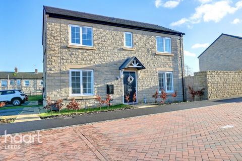 3 bedroom detached house for sale, Ramble Crescent, Leeds