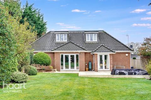 5 bedroom bungalow for sale, Jennings Way, Barnet