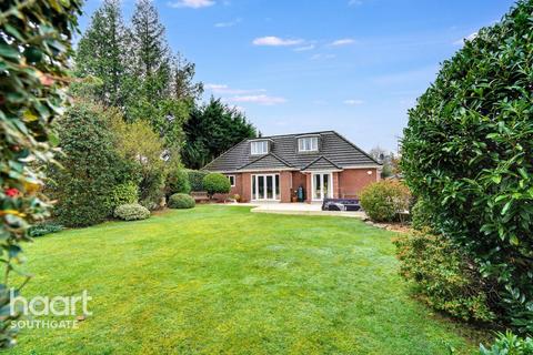 5 bedroom bungalow for sale, Jennings Way, Barnet