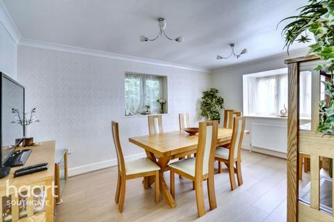 5 bedroom bungalow for sale, Jennings Way, Barnet