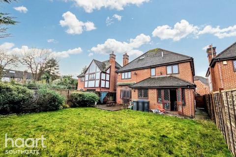 5 bedroom detached house for sale, Ridgemead Close, London