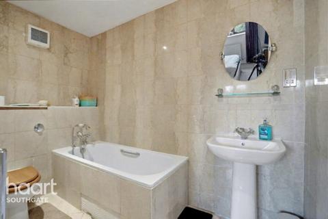 5 bedroom detached house for sale, Ridgemead Close, London
