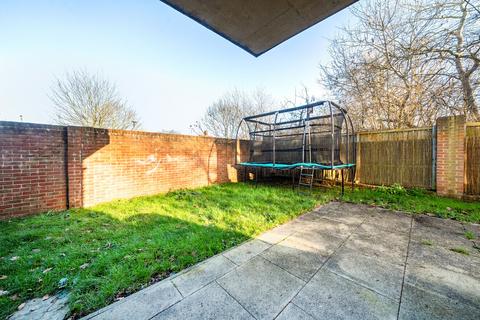 2 bedroom apartment for sale, Talbot Close, Mitcham CR4