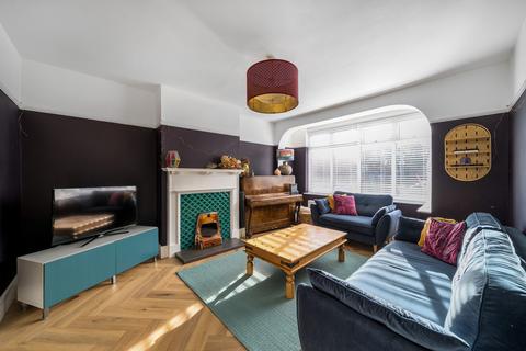 undefined, Commonside East, Mitcham CR4