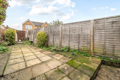 undefined, Commonside East, Mitcham CR4