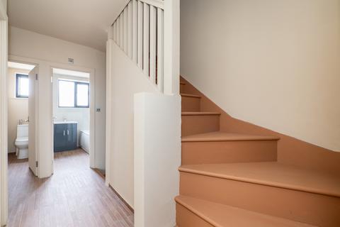 3 bedroom apartment for sale, Commonside East, Mitcham CR4