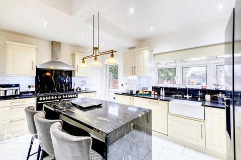 undefined, Lakenheath, London