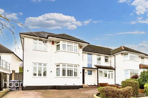 undefined, Lakenheath, London