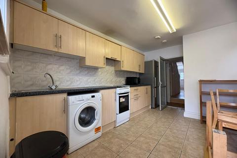 3 bedroom semi-detached house to rent - Laughton Road, Northolt UB5