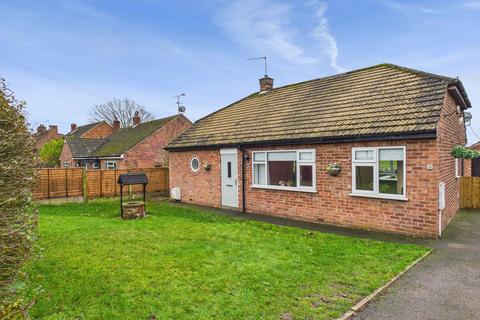 2 bedroom detached bungalow for sale - Riseholme Lane, Riseholme, LN2
