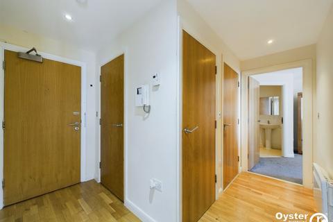 2 bedroom apartment to rent, Ilford Hill, Icon Building, IG1