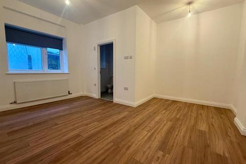 2 bedroom apartment to rent, Burdett Road, Southend-On-Sea