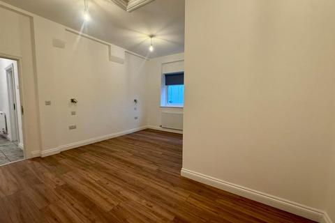 2 bedroom apartment to rent, Burdett Road, Southend-On-Sea