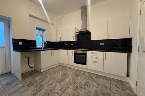 2 bedroom apartment to rent, Burdett Road, Southend-On-Sea