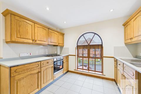 2 bedroom flat to rent, Rope Walk, Garstang, PR3
