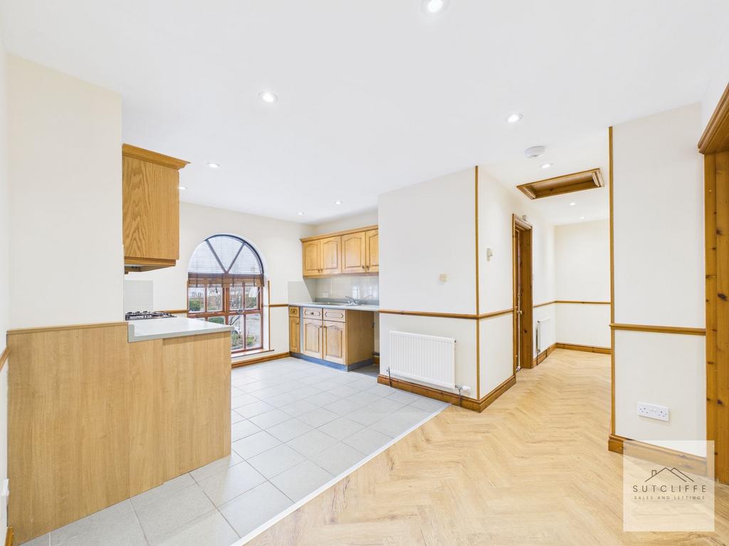 Kitchen / Dining Area