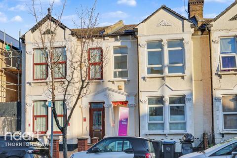 3 bedroom terraced house for sale, Parchmore Road, Thornton Heath