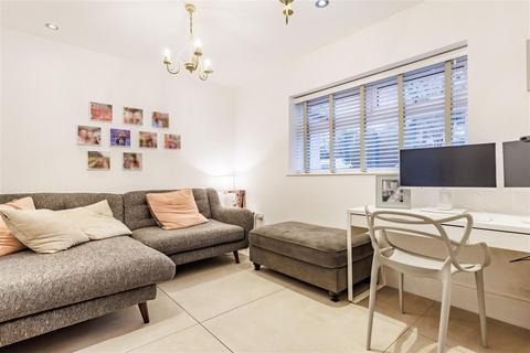 4 bedroom semi-detached house for sale, Ivy Chimneys, Epping