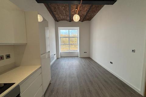 1 bedroom flat to rent, Lower Vickers Street, Manchester M40