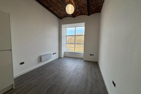 1 bedroom flat to rent, Lower Vickers Street, Manchester M40