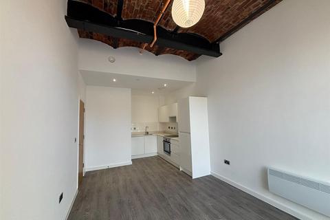 1 bedroom flat to rent, Lower Vickers Street, Manchester M40