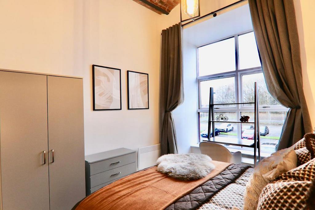 Bedroom pic 2.png