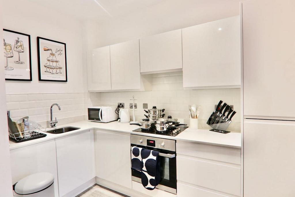 Kitchen pic 2.png