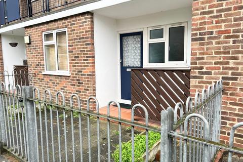 undefined, Walnut Tree Road, Brentford
