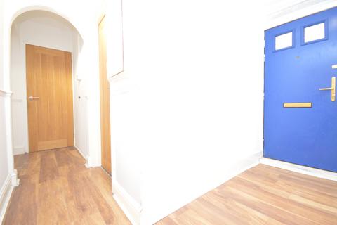 1 bedroom in a flat share to rent, Baxter House, Tower Hamlets, E3 3BL