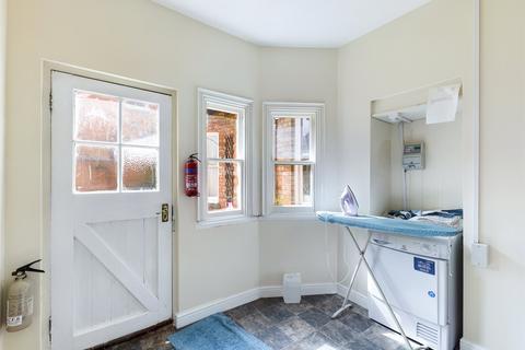 undefined, Abington Avenue, Northampton NN1