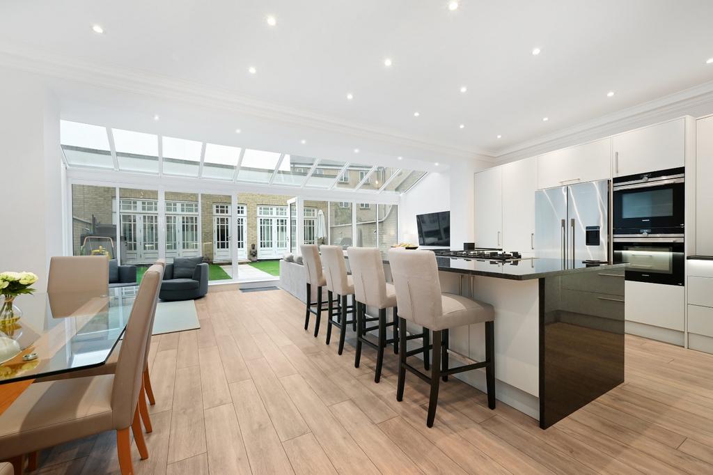 Kitchen/Dining