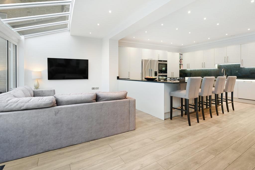 Living/Kitchen