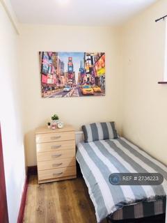 undefined, Princes Avenue, London, N13