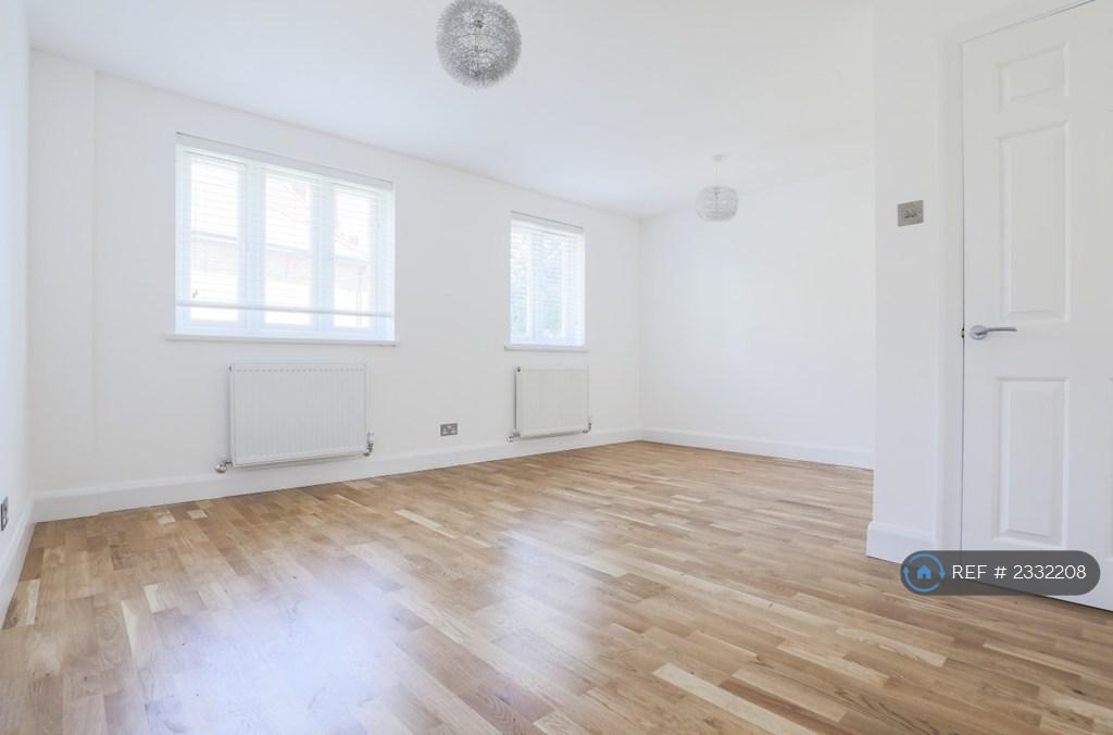 Spacious Double Bedroom With En-Suite