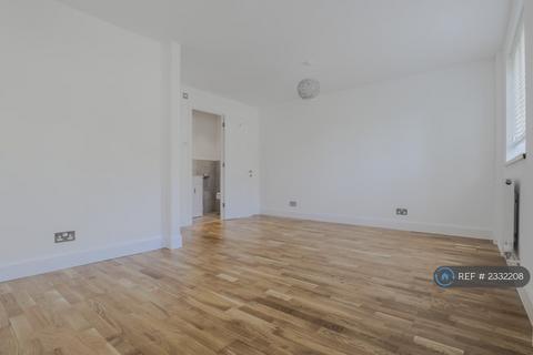 3 bedroom terraced house to rent, Rubens Gardens, Dulwich, SE22