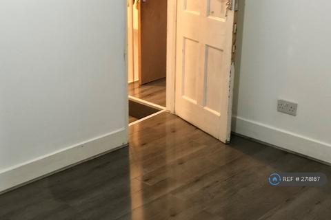 undefined, Kingsway, Enfield, EN3