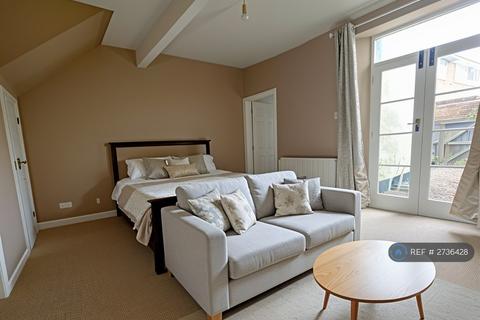 Studio to rent, Alphington Street, Exeter, EX2