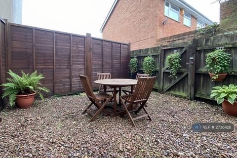 Studio to rent, Alphington Street, Exeter, EX2